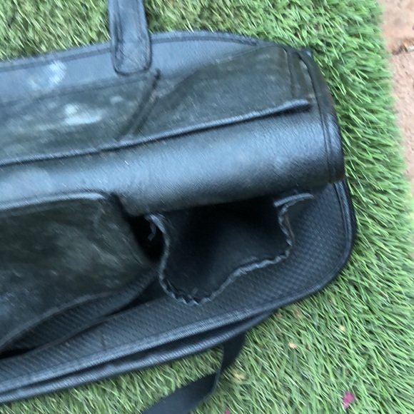 Back seat plug in for you’re computer - Picture 3 of 5